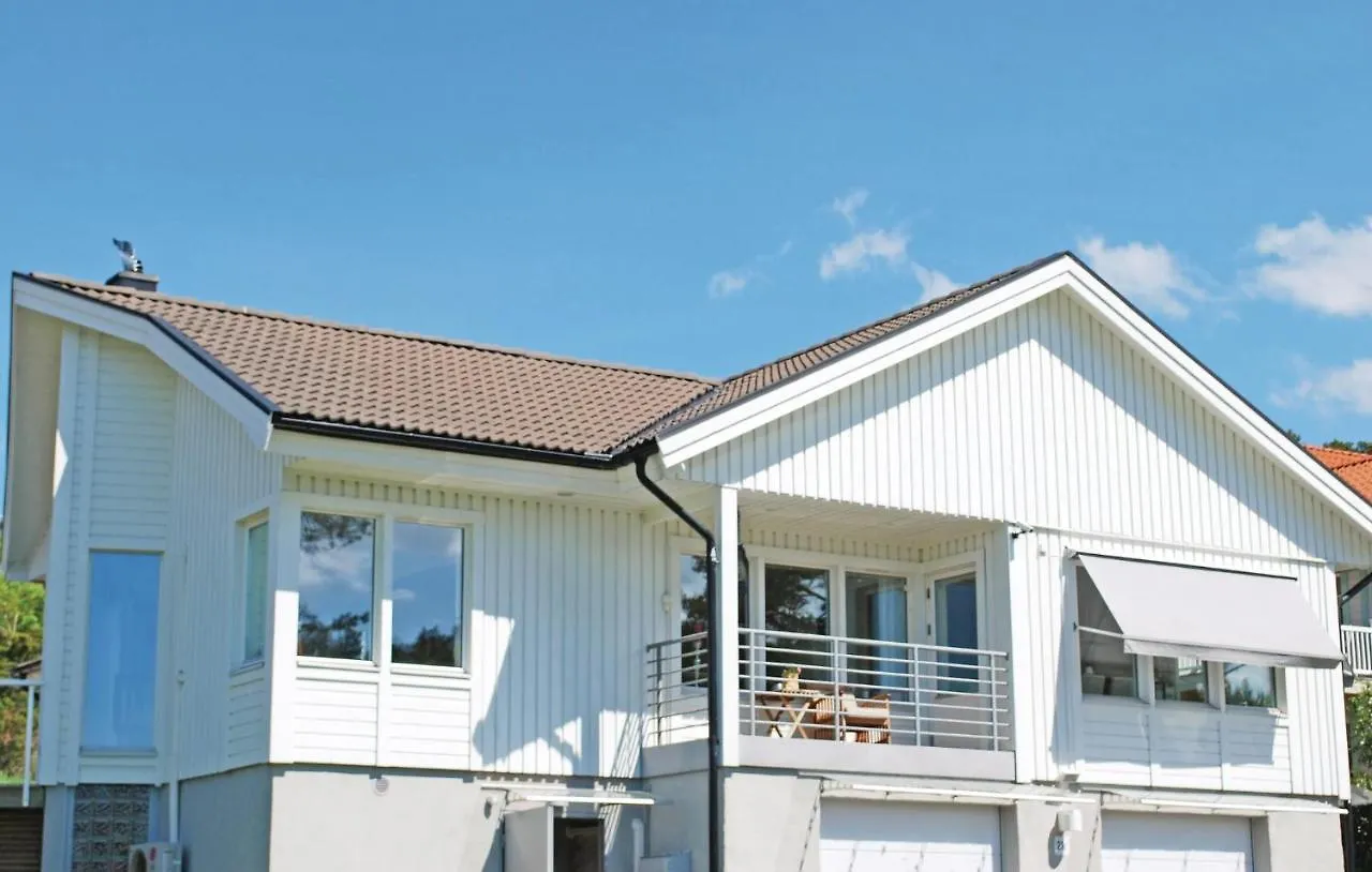 Amazing Home In Vstra Frlunda With Kitchen Göteborg 0*,  Švédsko