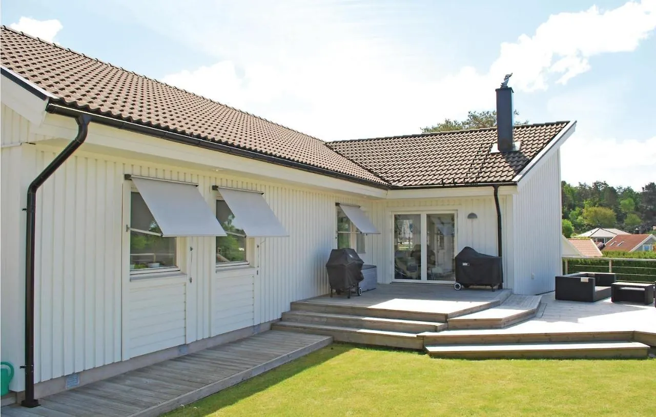 Amazing Home In Vstra Frlunda With Kitchen 0*, Göteborg İsveç