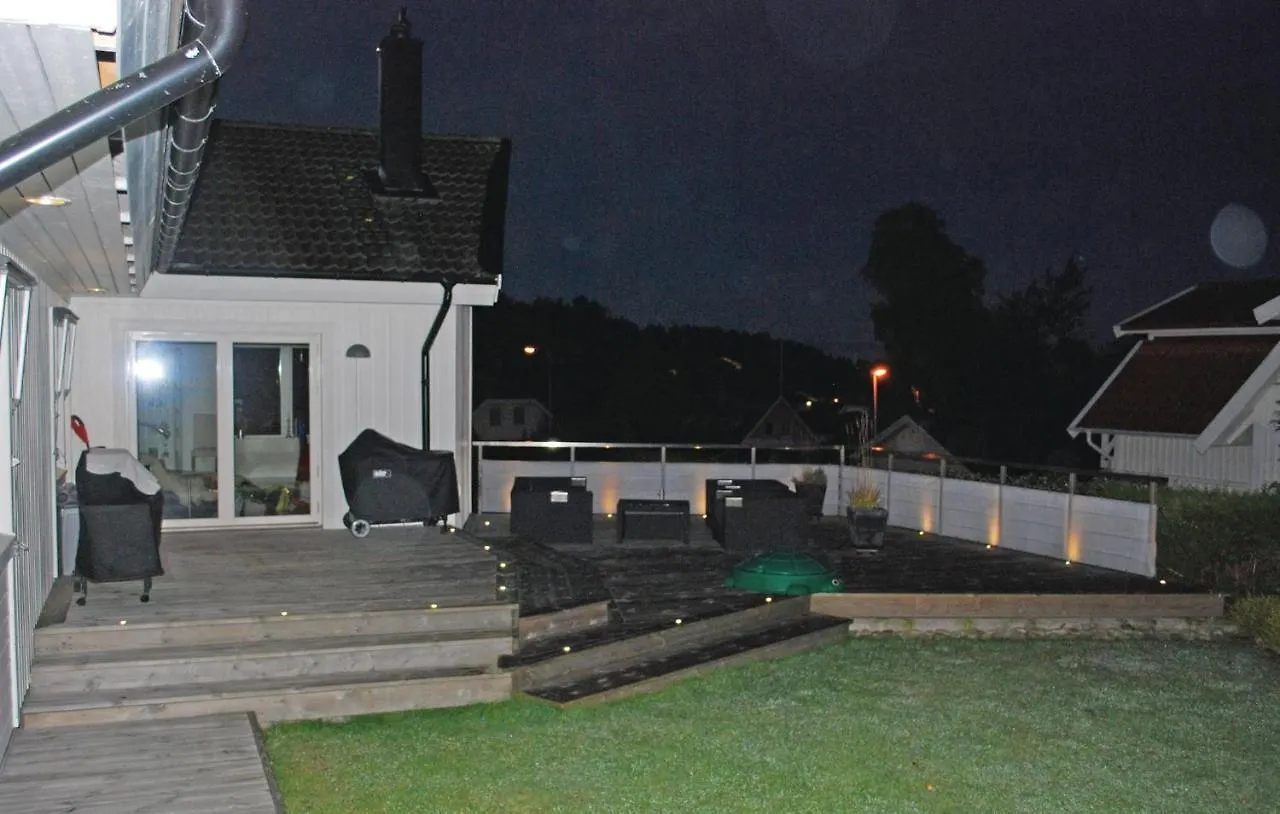 Tatil Evi Amazing Home In Vstra Frlunda With Kitchen